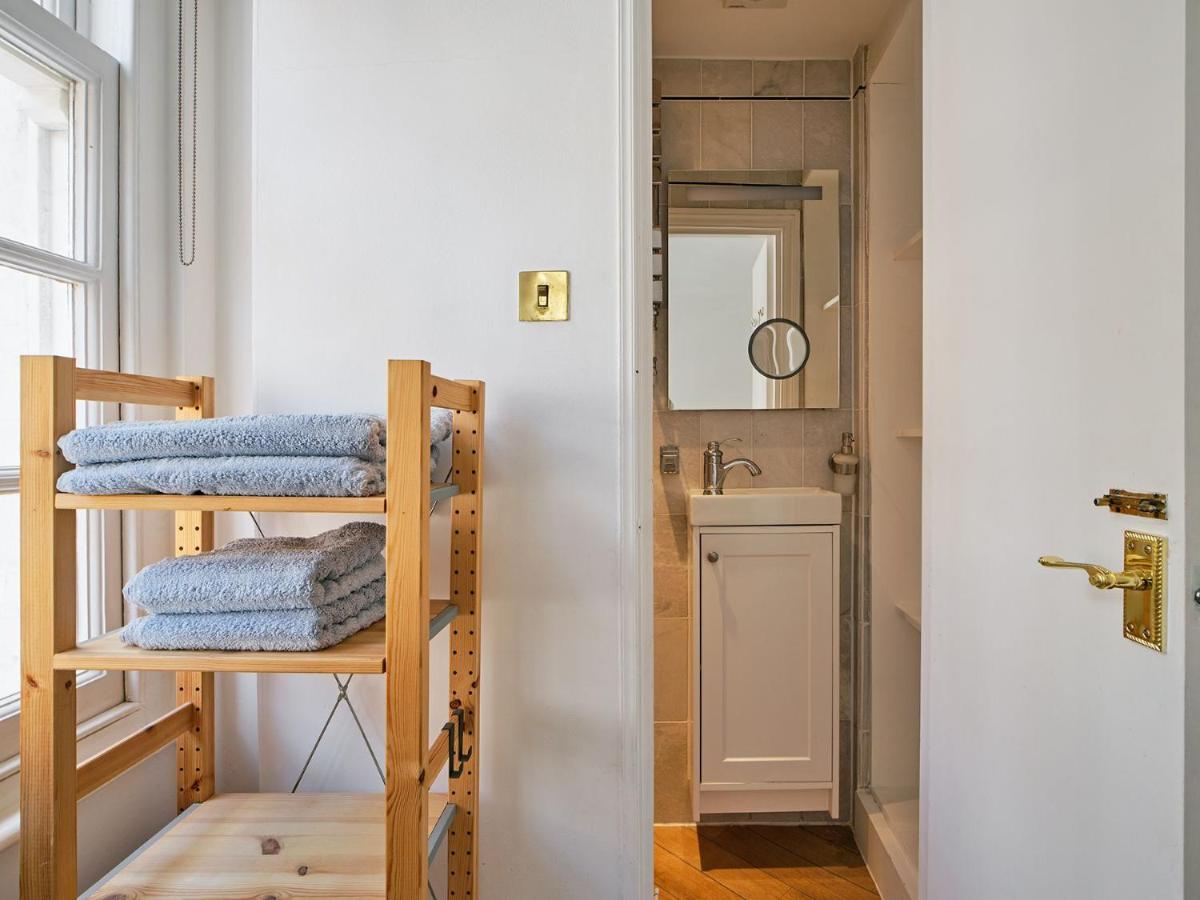 Stylish 3 Bedroom Town House ลอนดอน ภายนอก รูปภาพ