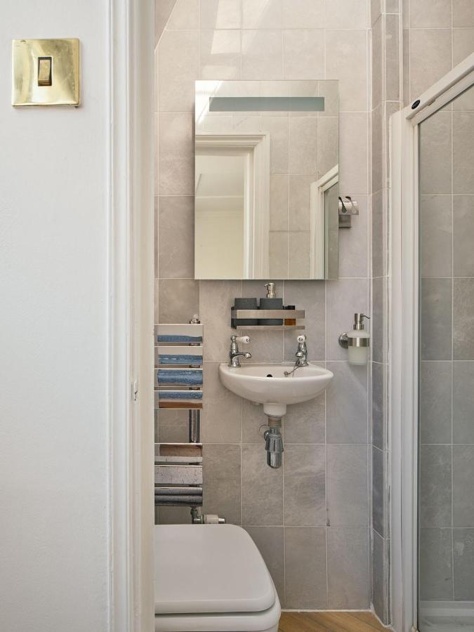Stylish 3 Bedroom Town House ลอนดอน ภายนอก รูปภาพ
