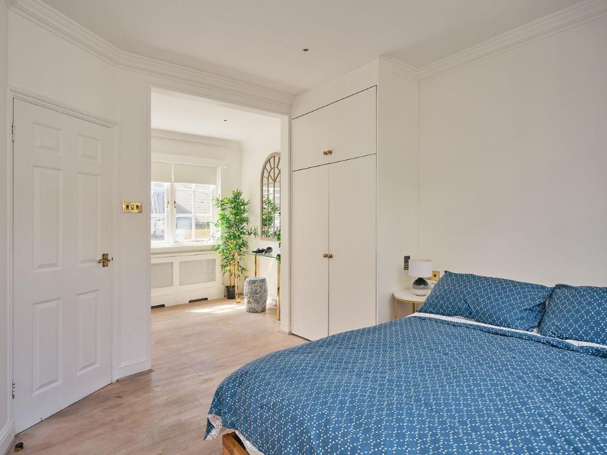 Stylish 3 Bedroom Town House ลอนดอน ภายนอก รูปภาพ