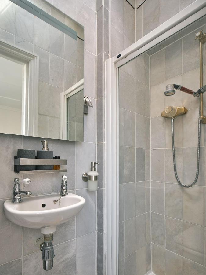 Stylish 3 Bedroom Town House ลอนดอน ภายนอก รูปภาพ